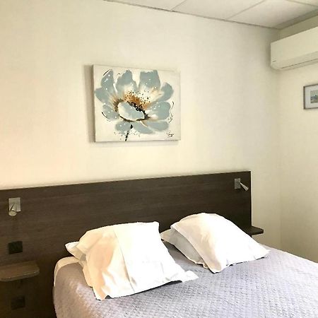Hotel Restaurant Les Chasseurs Marine de Pietracorbara エクステリア 写真