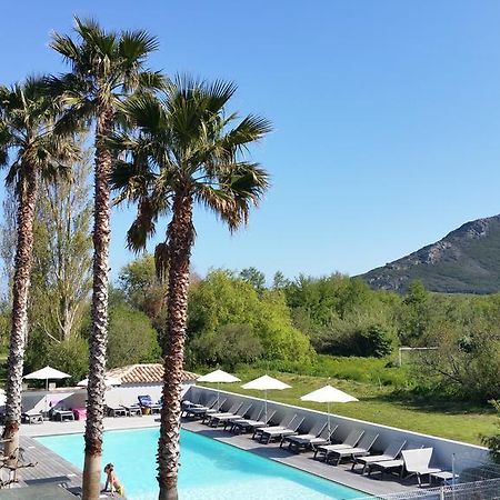 Hotel Restaurant Les Chasseurs Marine de Pietracorbara エクステリア 写真