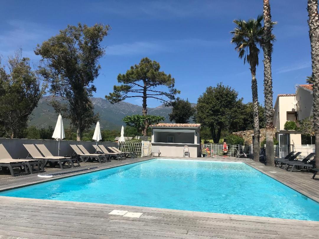 Hotel Restaurant Les Chasseurs Marine de Pietracorbara エクステリア 写真