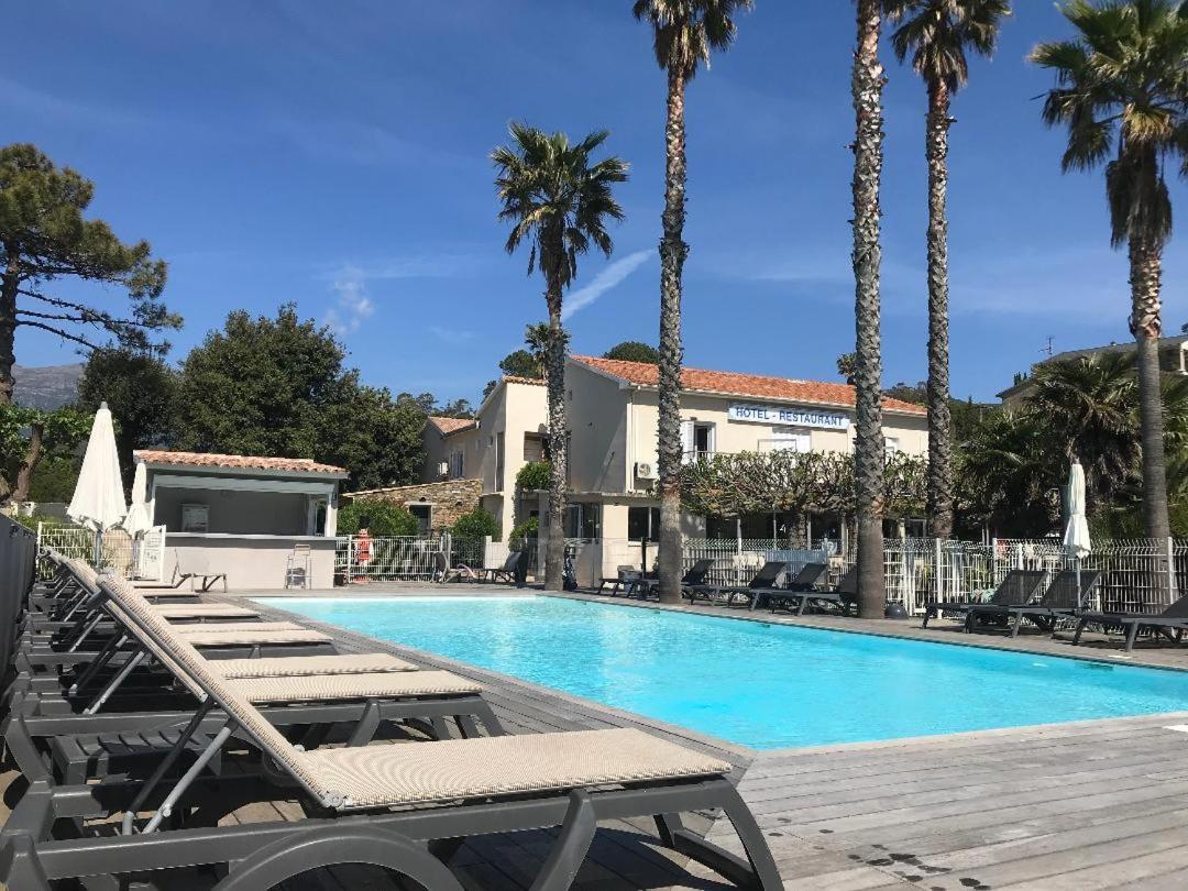 Hotel Restaurant Les Chasseurs Marine de Pietracorbara エクステリア 写真