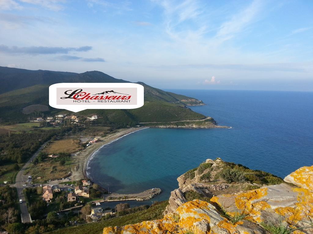 Hotel Restaurant Les Chasseurs Marine de Pietracorbara エクステリア 写真