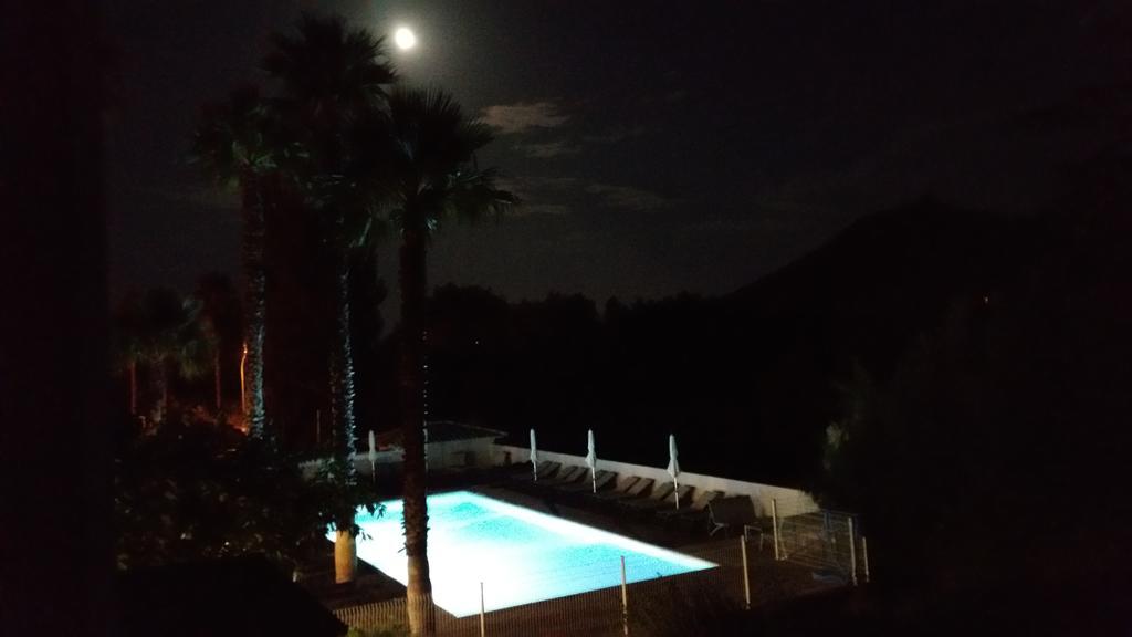 Hotel Restaurant Les Chasseurs Marine de Pietracorbara エクステリア 写真